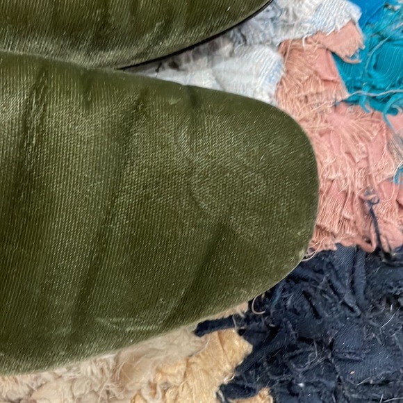 Vince Green Velvet Loafer 8 - Picture 4 of 6